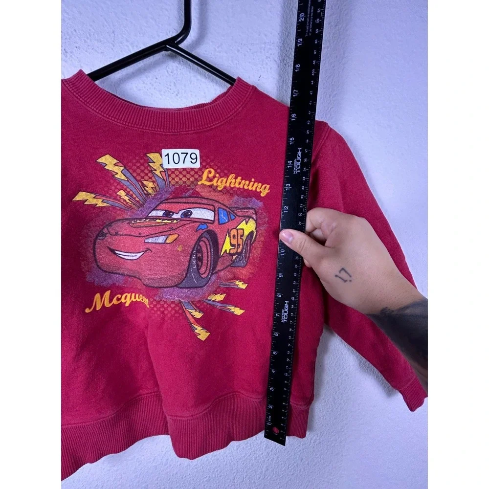 Disney Store Lightning McQueen Cars Red Graphic Sweatshirt Kids Size 5/6 S